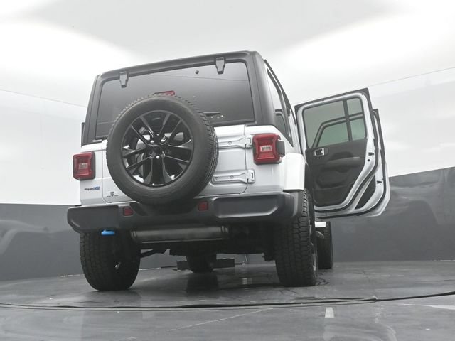 Used 2023 Jeep Wrangler Unlimited Sahara AWD/4WD image 29