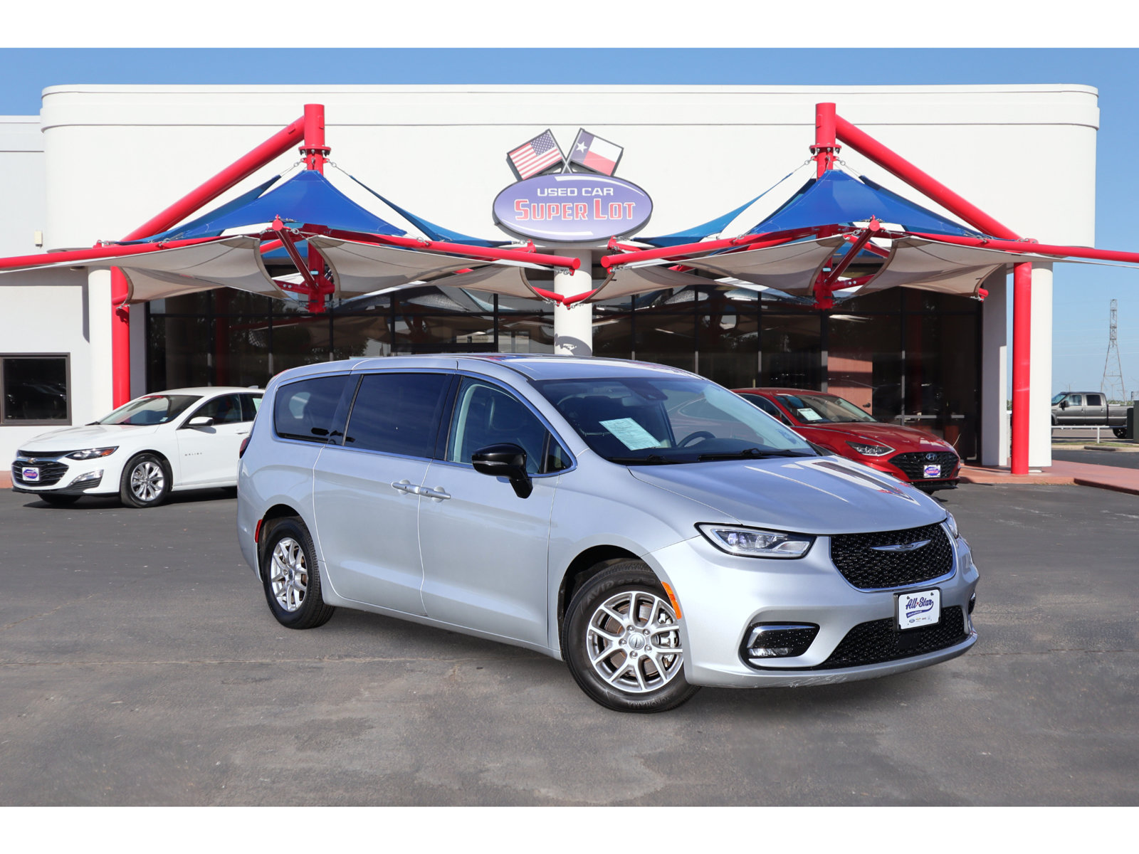 Used 2024 Chrysler Pacifica Touring-L