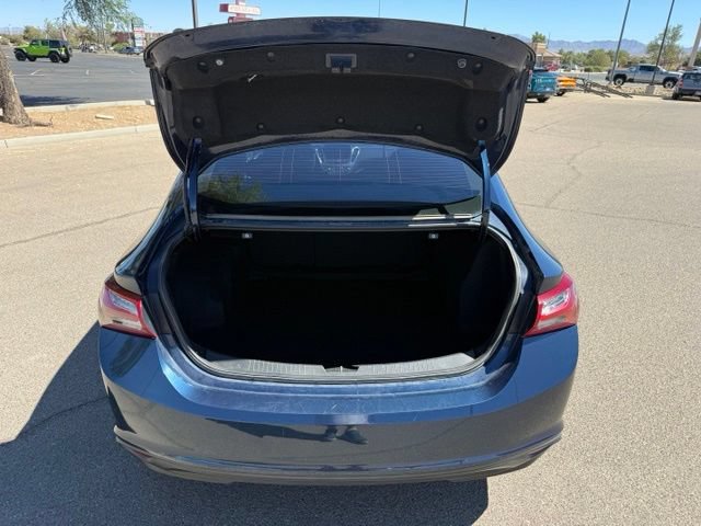 Used 2021 Chevrolet Malibu LT FWD image 36