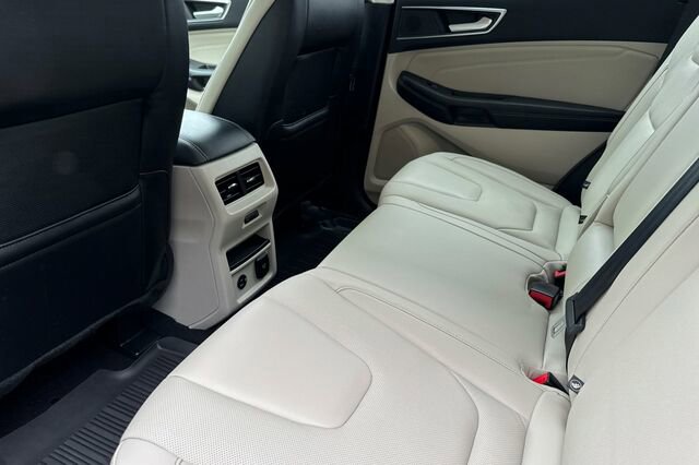 Certified 2022 Ford Edge Titanium w/ Equipment Group 301A AWD/4WD image 9