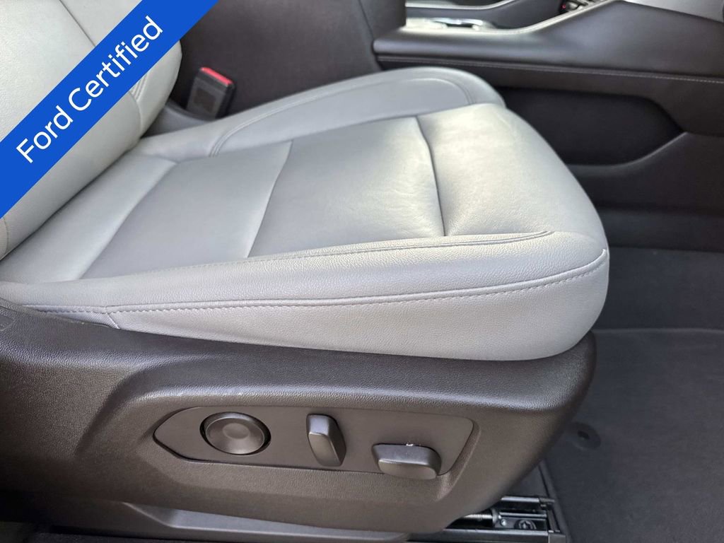 Used 2022 Chevrolet Tahoe Z71 w/ Luxury Package image 13