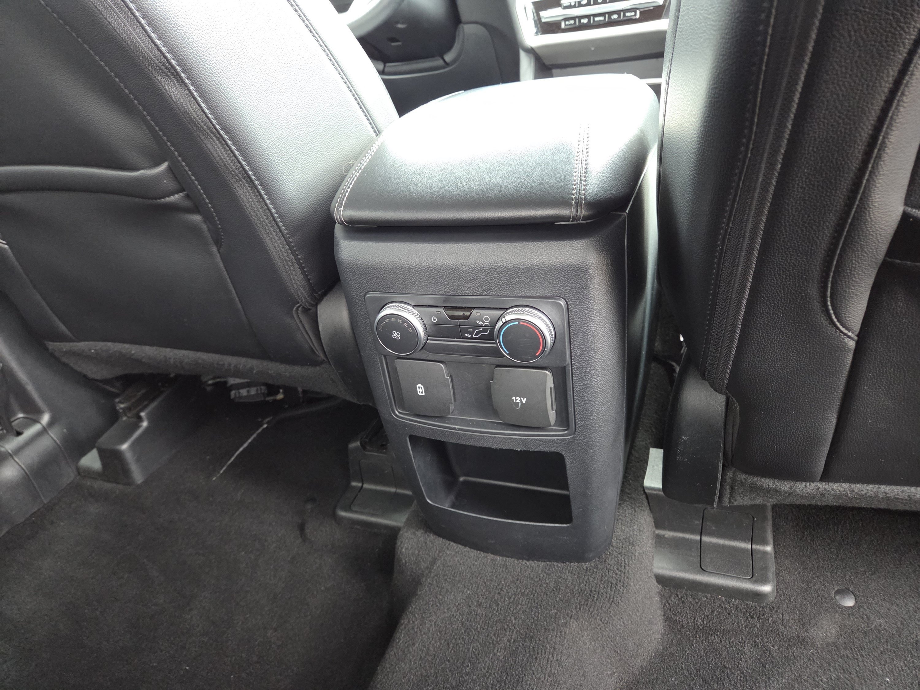 Certified 2021 Ford Explorer XLT w/ Equipment Group 202A AWD/4WD image 29