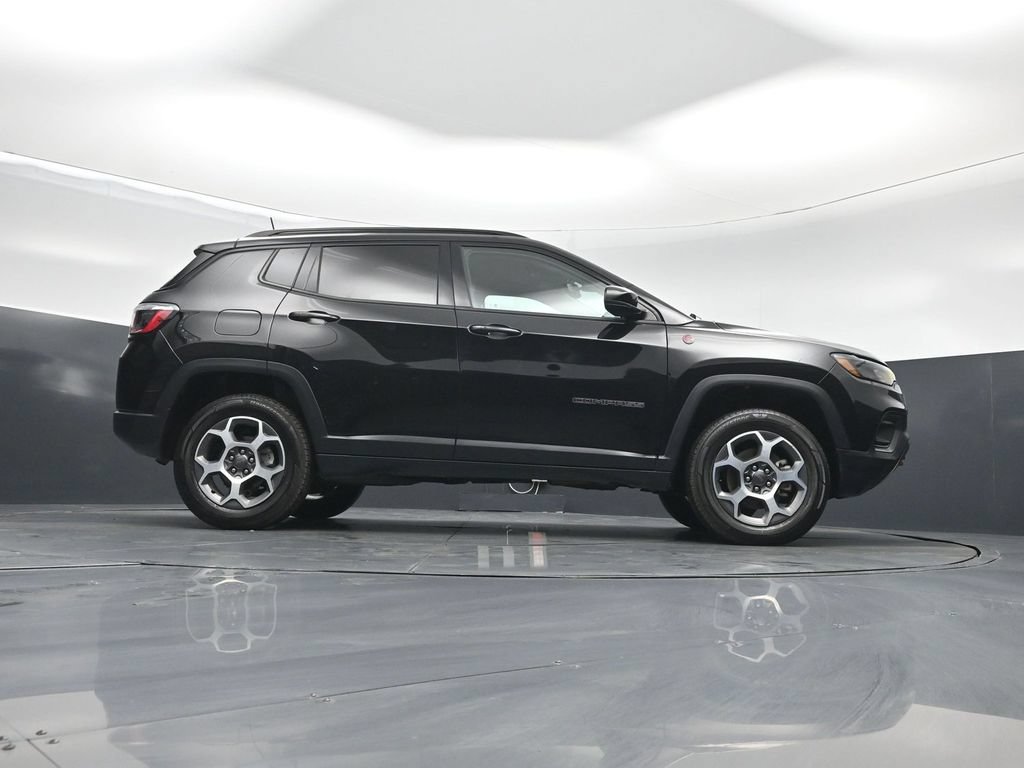 Used 2022 Jeep Compass Trailhawk AWD/4WD image 39