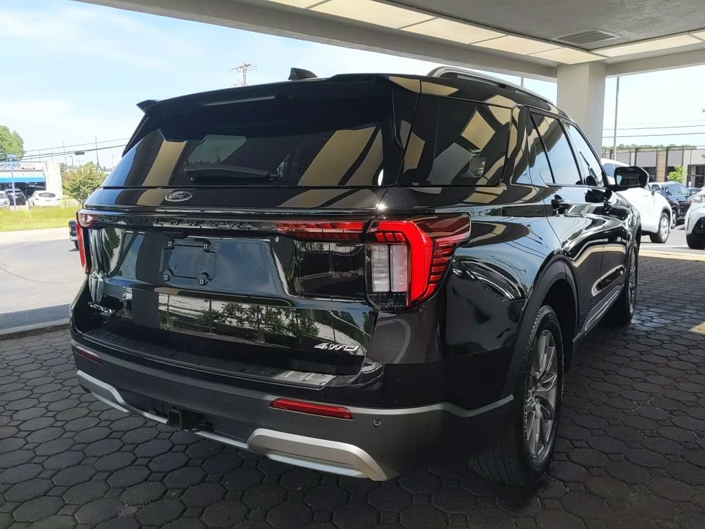 Certified 2025 Ford Explorer Platinum AWD/4WD image 6