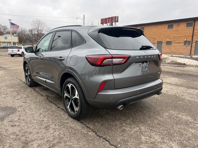 Certified 2024 Ford Escape ST-Line Select w/ Tech Pack #1 image 6