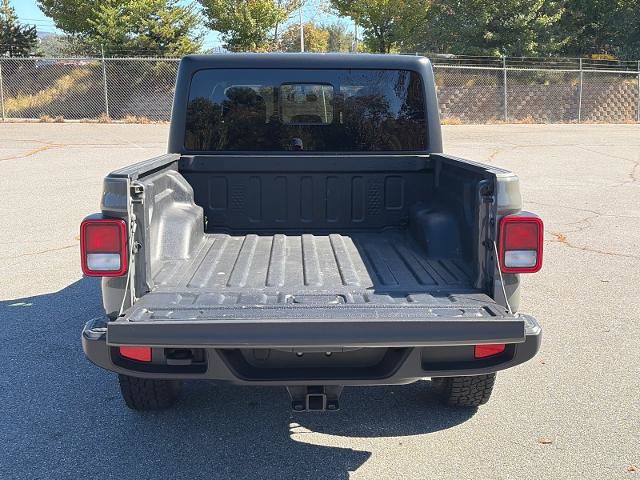Used 2022 Jeep Gladiator Sport AWD/4WD image 4