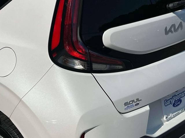 Used 2023 Kia Soul S FWD image 10