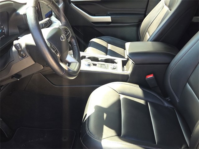 Certified 2022 Ford Explorer XLT w/ Equipment Group 202A image 17