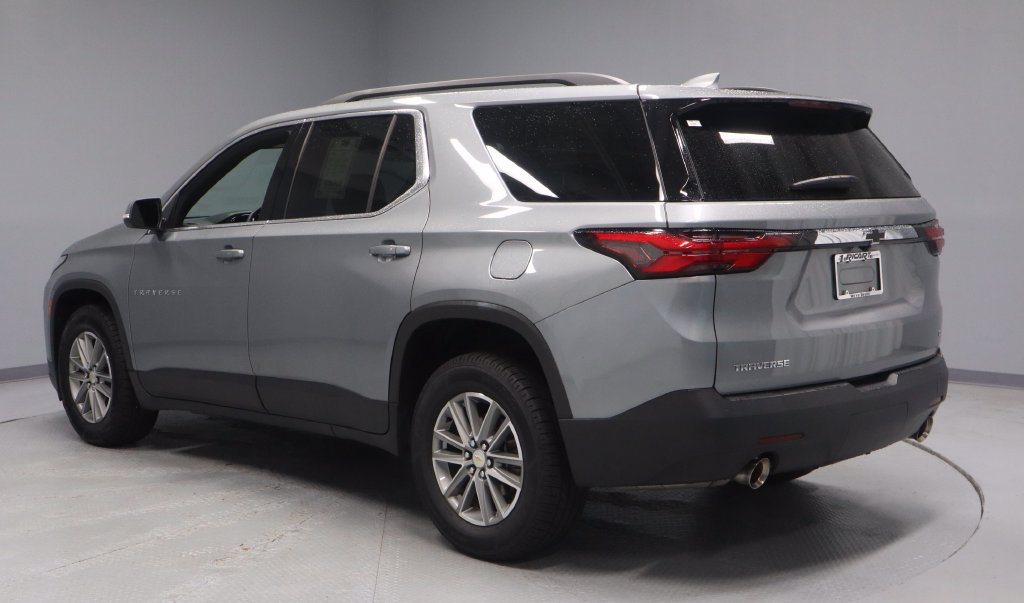 Used 2023 Chevrolet Traverse LT FWD image 6