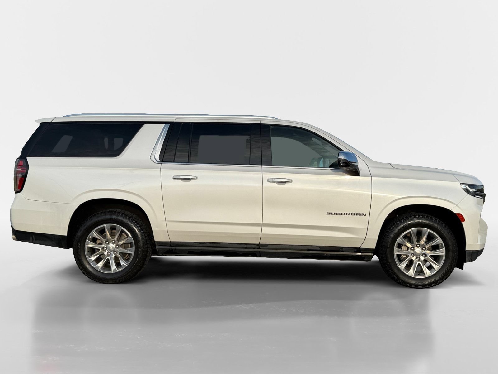 Used 2021 Chevrolet Suburban Premier w/ Premium Package AWD/4WD image 8