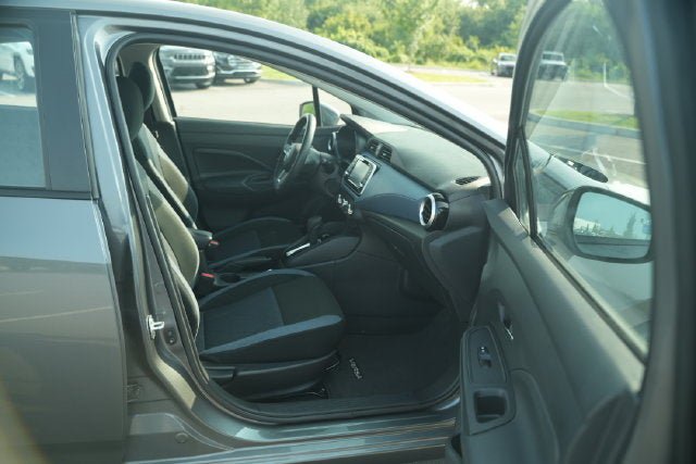 Used 2025 Nissan Versa SV FWD image 19