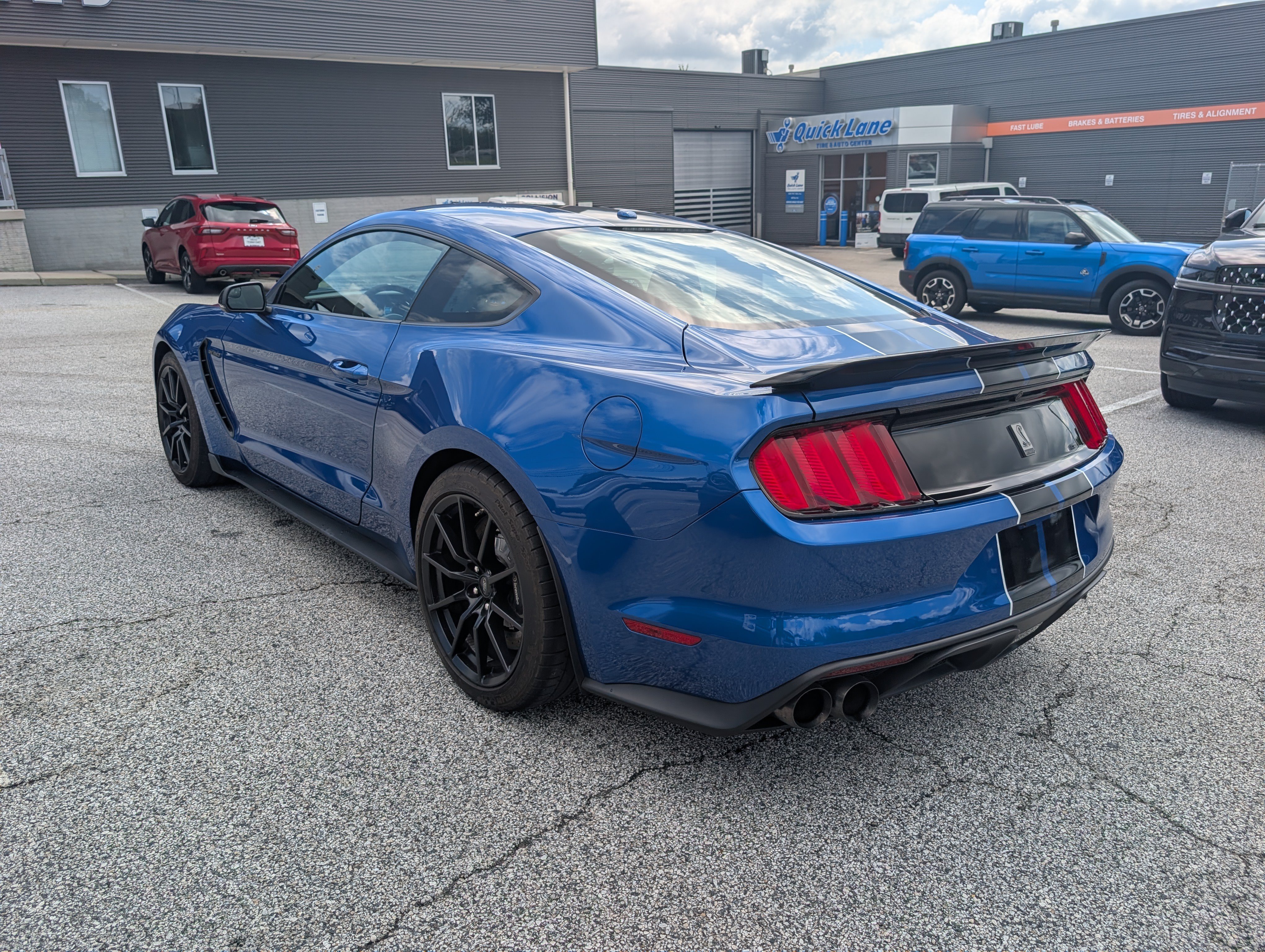Certified 2017 Ford Mustang Shelby GT350 w/ Electronics Package RWD image 5