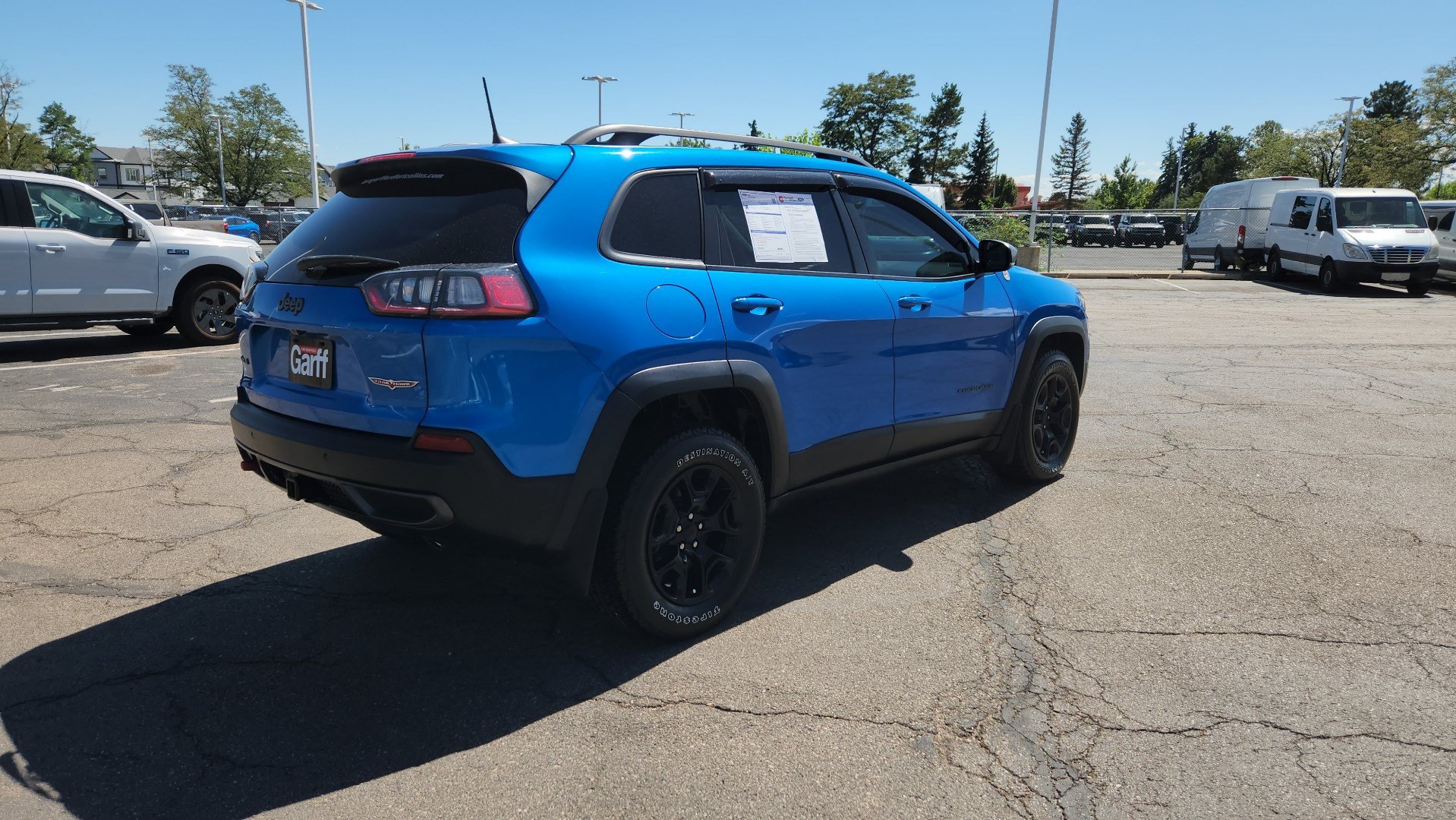 Used 2019 Jeep Cherokee Trailhawk AWD/4WD image 9