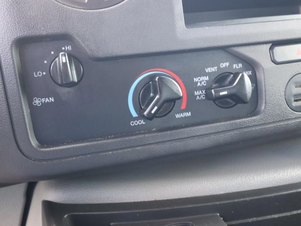 Certified 2022 Ford E-450 and Econoline 450 Super Duty w/ Power Windows & Locks Group image 21