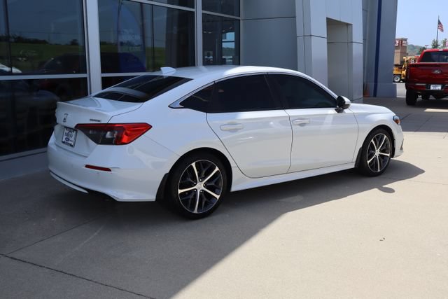 Used 2023 Honda Civic Touring image 3
