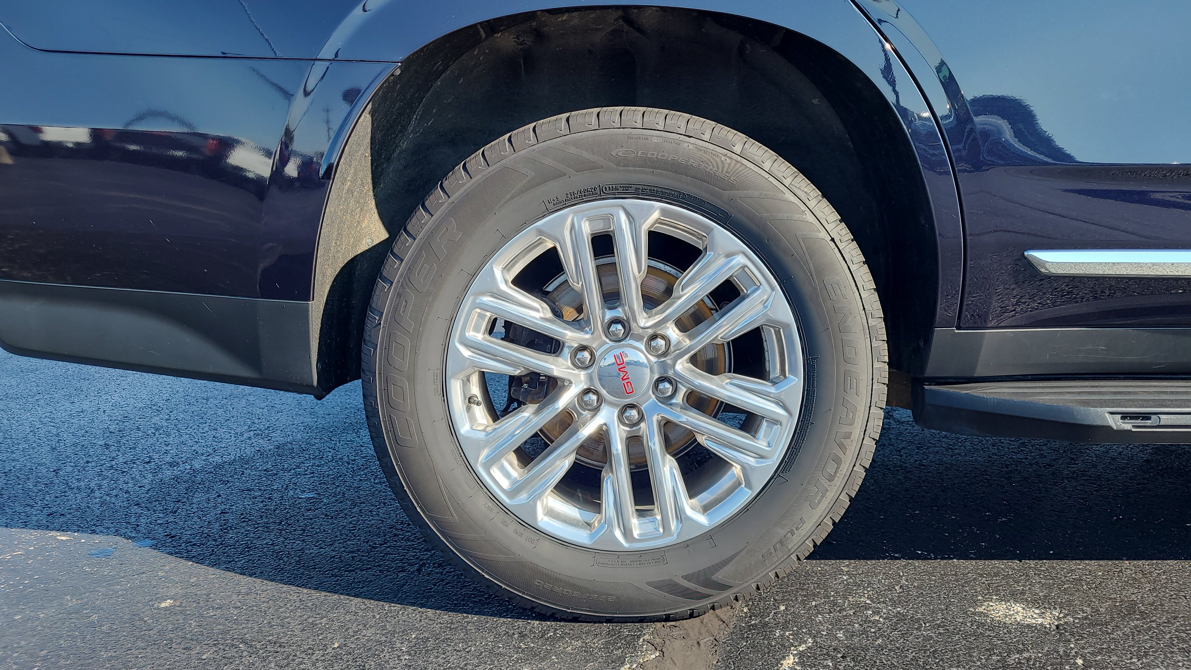 Used 2022 GMC Yukon SLT w/ Max Trailering Package AWD/4WD image 11