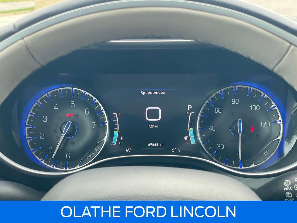 Used 2020 Chrysler Pacifica Limited FWD image 16