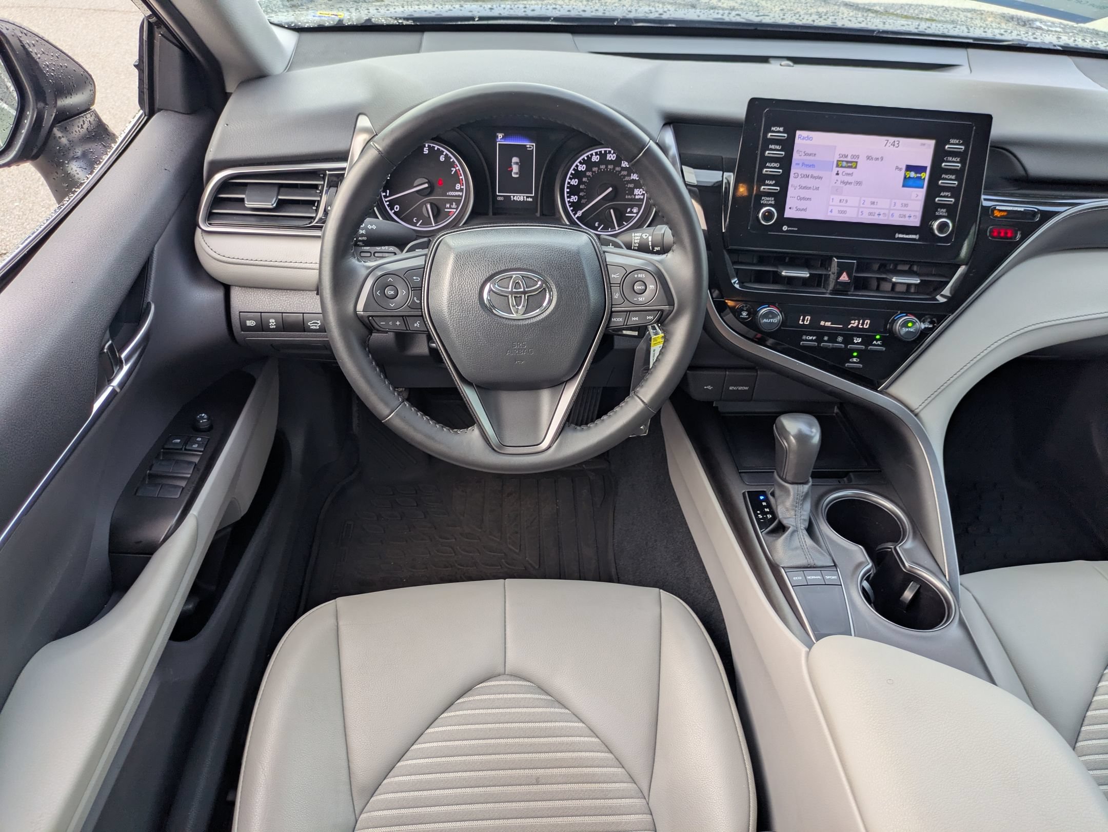 Used 2024 Toyota Camry SE FWD image 27