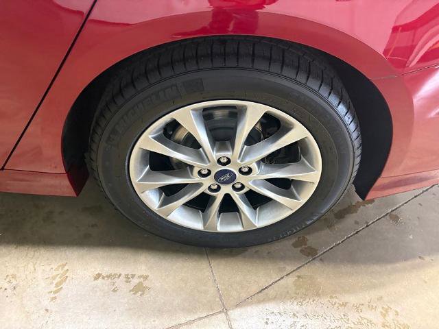 Certified 2017 Ford Fusion SE FWD image 26