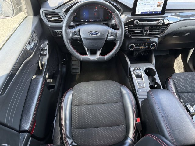 Certified 2025 Ford Escape ST-Line Select AWD/4WD image 13