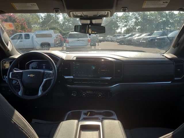 Used 2023 Chevrolet Silverado 1500 LT AWD/4WD image 18