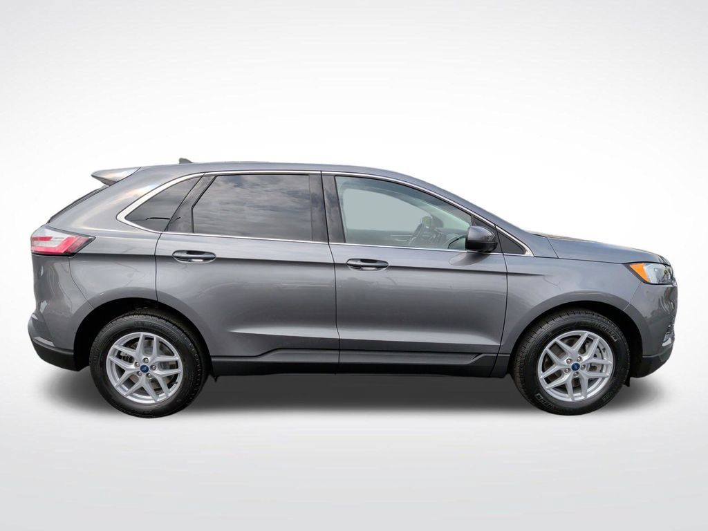 Certified 2022 Ford Edge SEL w/ Convenience Package AWD/4WD image 9