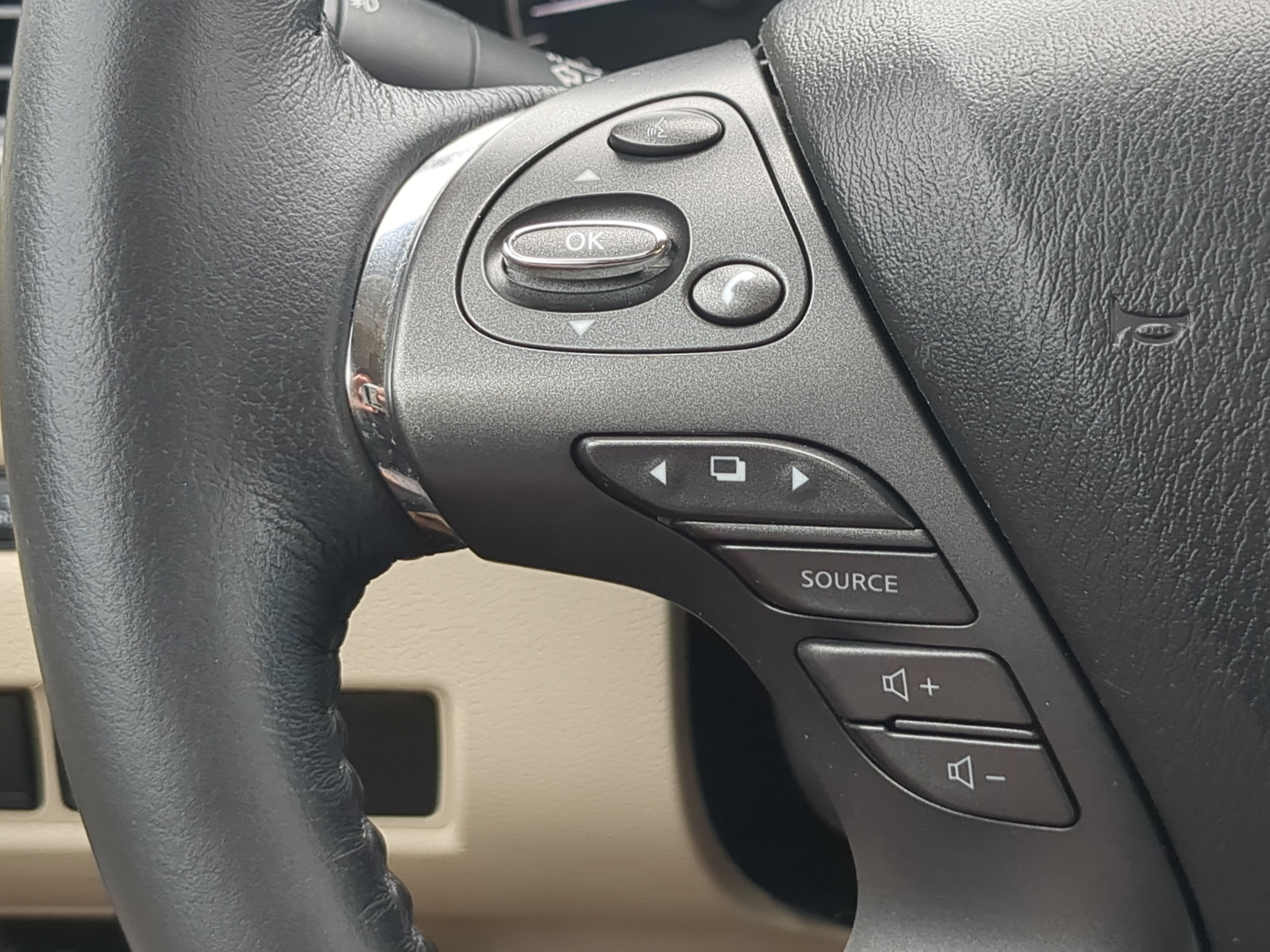 Used 2020 Nissan Murano SL w/ Moonroof Package FWD image 24
