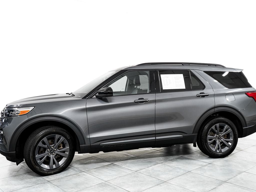 Certified 2023 Ford Explorer XLT w/ Equipment Group 202A AWD/4WD image 4