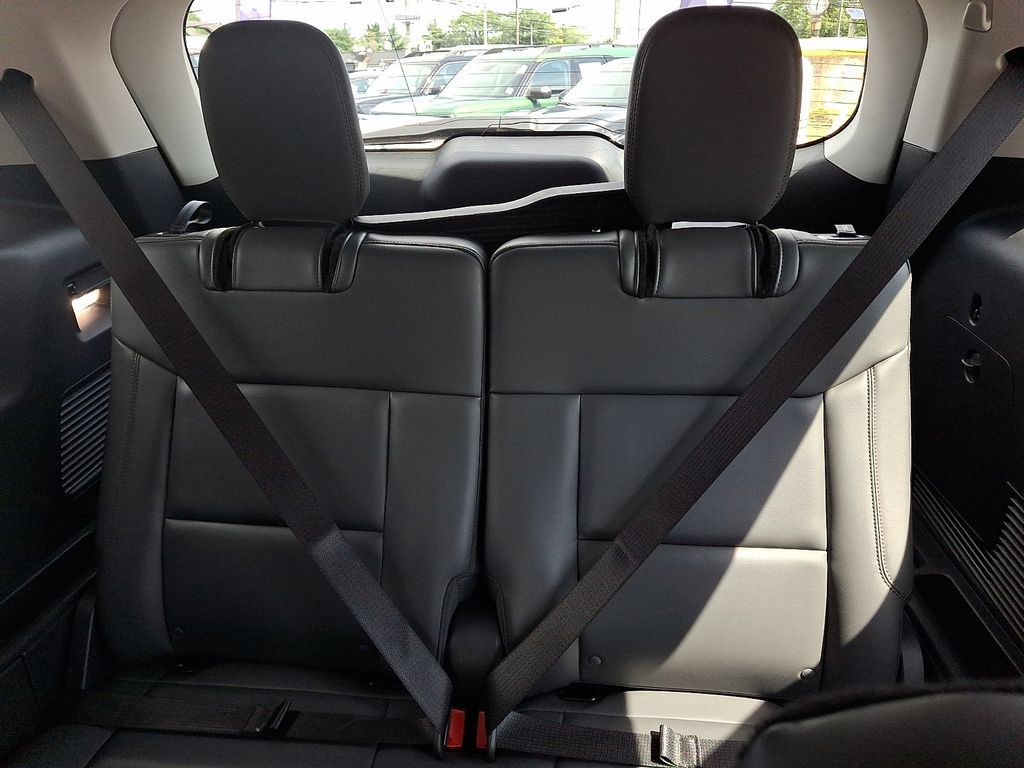 Certified 2025 Ford Explorer Active w/ Active Comfort Package AWD/4WD image 13