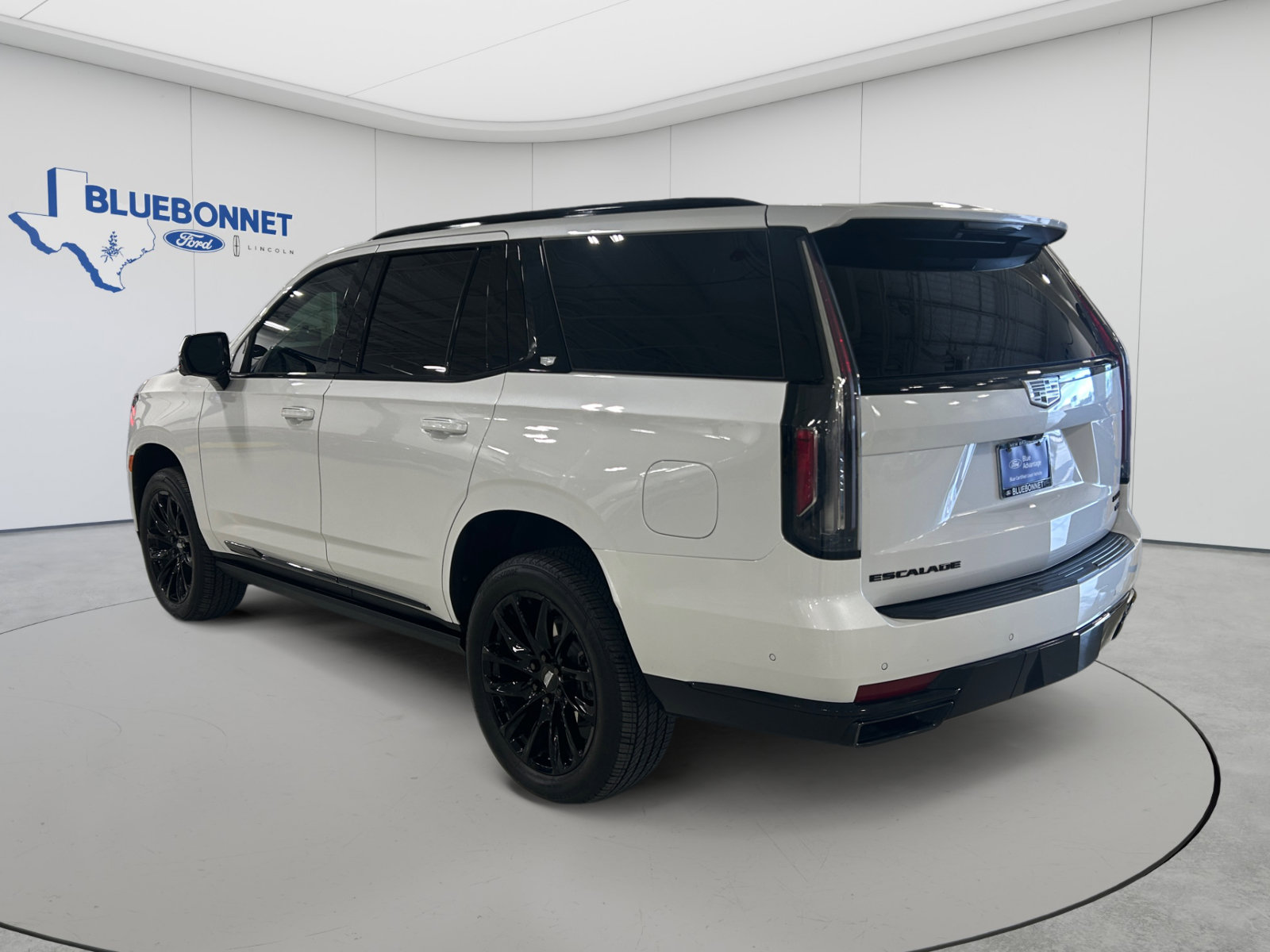 Used 2024 Cadillac Escalade Sport w/ LPO, ONYX Package AWD/4WD image 6