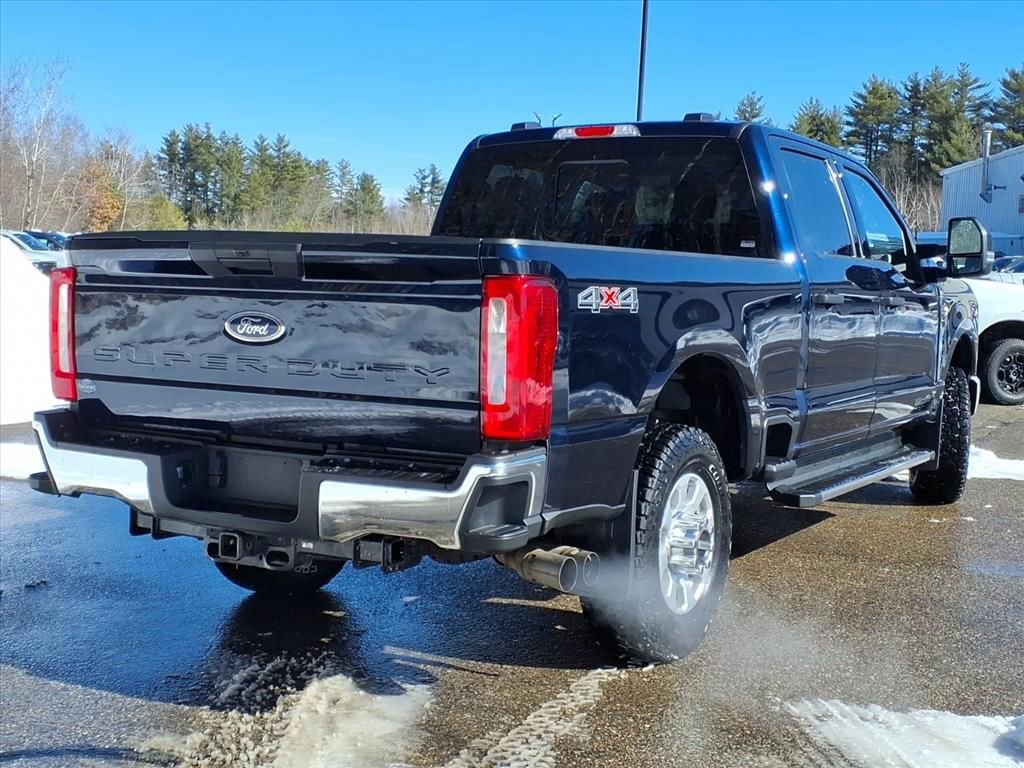 Certified 2023 Ford F350 XLT image 4