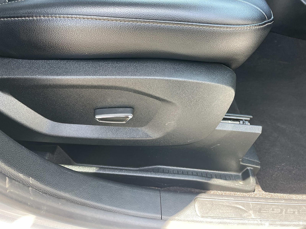 Certified 2019 Ford Edge SEL w/ Equipment Group 201A FWD image 35