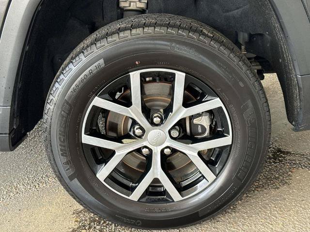 Used 2023 Jeep Grand Cherokee L Limited w/ Luxury Tech Group II AWD/4WD image 5