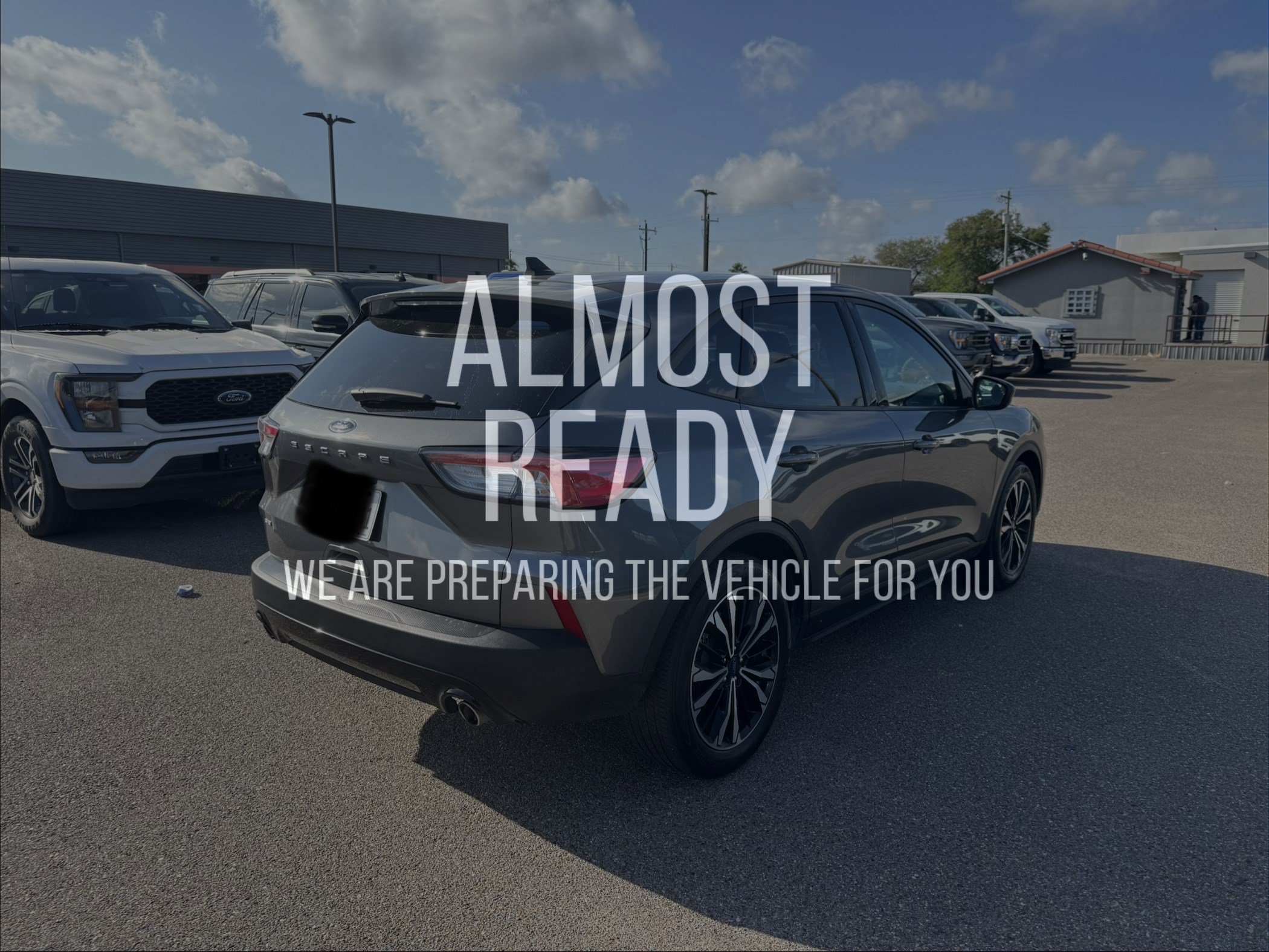 Certified 2021 Ford Escape SE w/ SE Sport Appearance Package FWD image 4