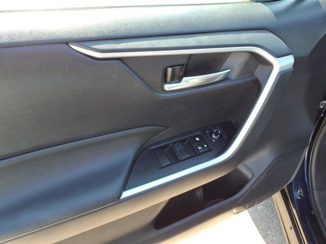 Used 2021 Toyota RAV4 XLE w/ Convenience Package AWD/4WD image 11