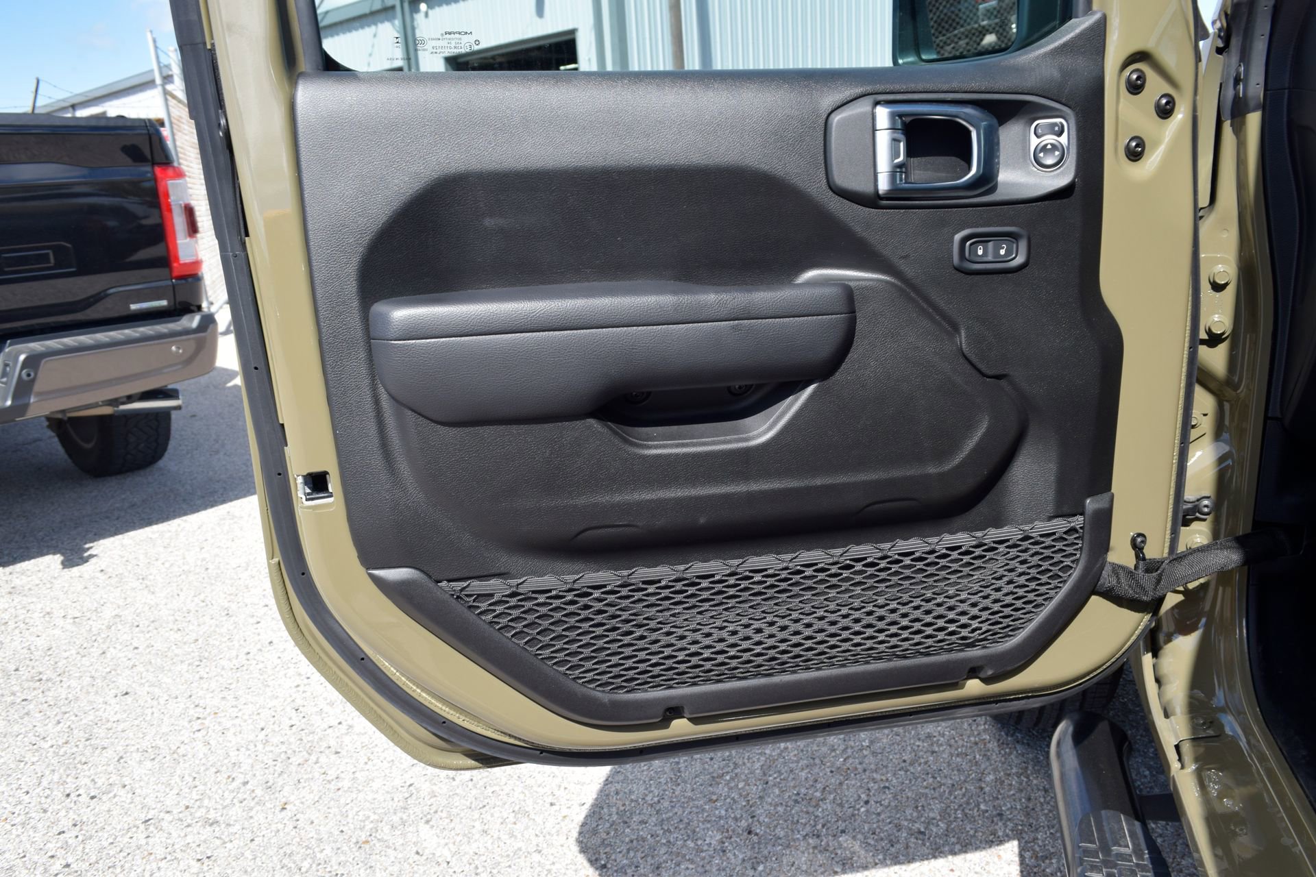 Used 2025 Jeep Wrangler Unlimited Sport AWD/4WD image 19