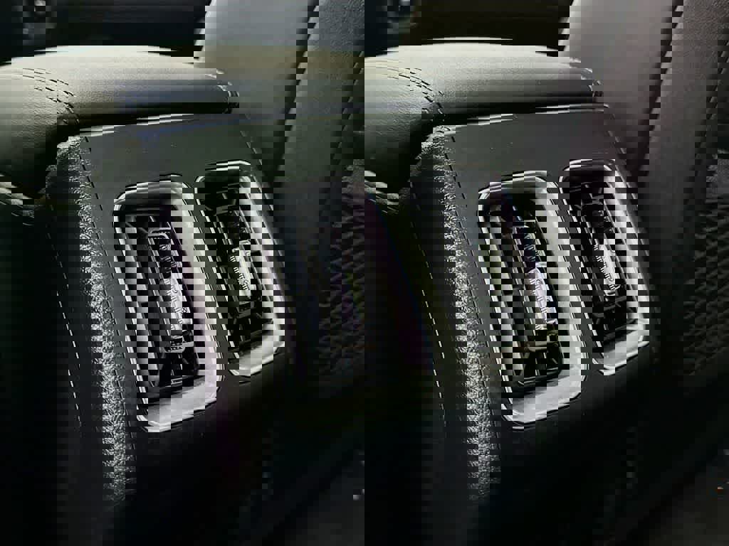 Used 2022 Kia Sorento S w/ Panoramic Sunroof Package image 16