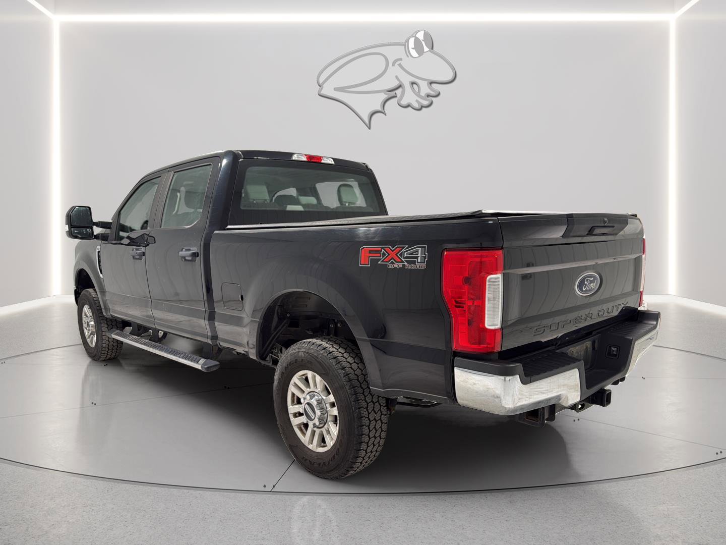 Certified 2018 Ford F250 XL w/ STX Appearance Package image 4