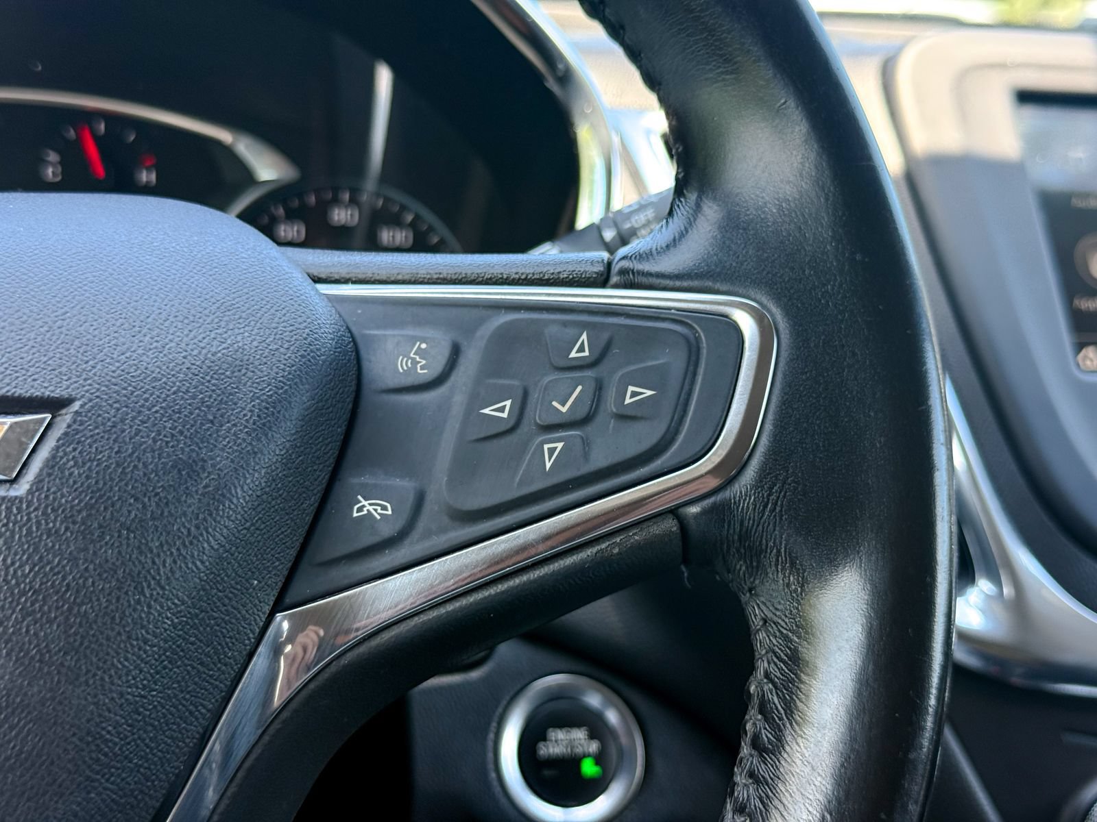 Used 2019 Chevrolet Equinox LT AWD/4WD image 36