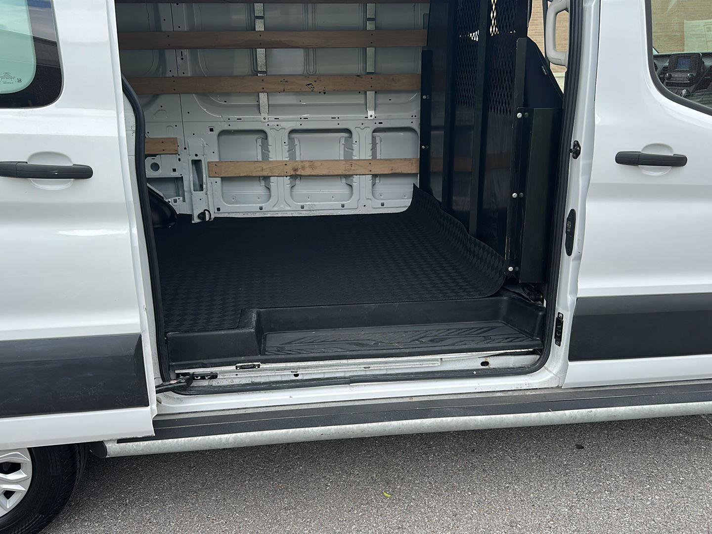 Certified 2024 Ford Transit 250 Low Roof w/ Exterior Upgrade Package image 29