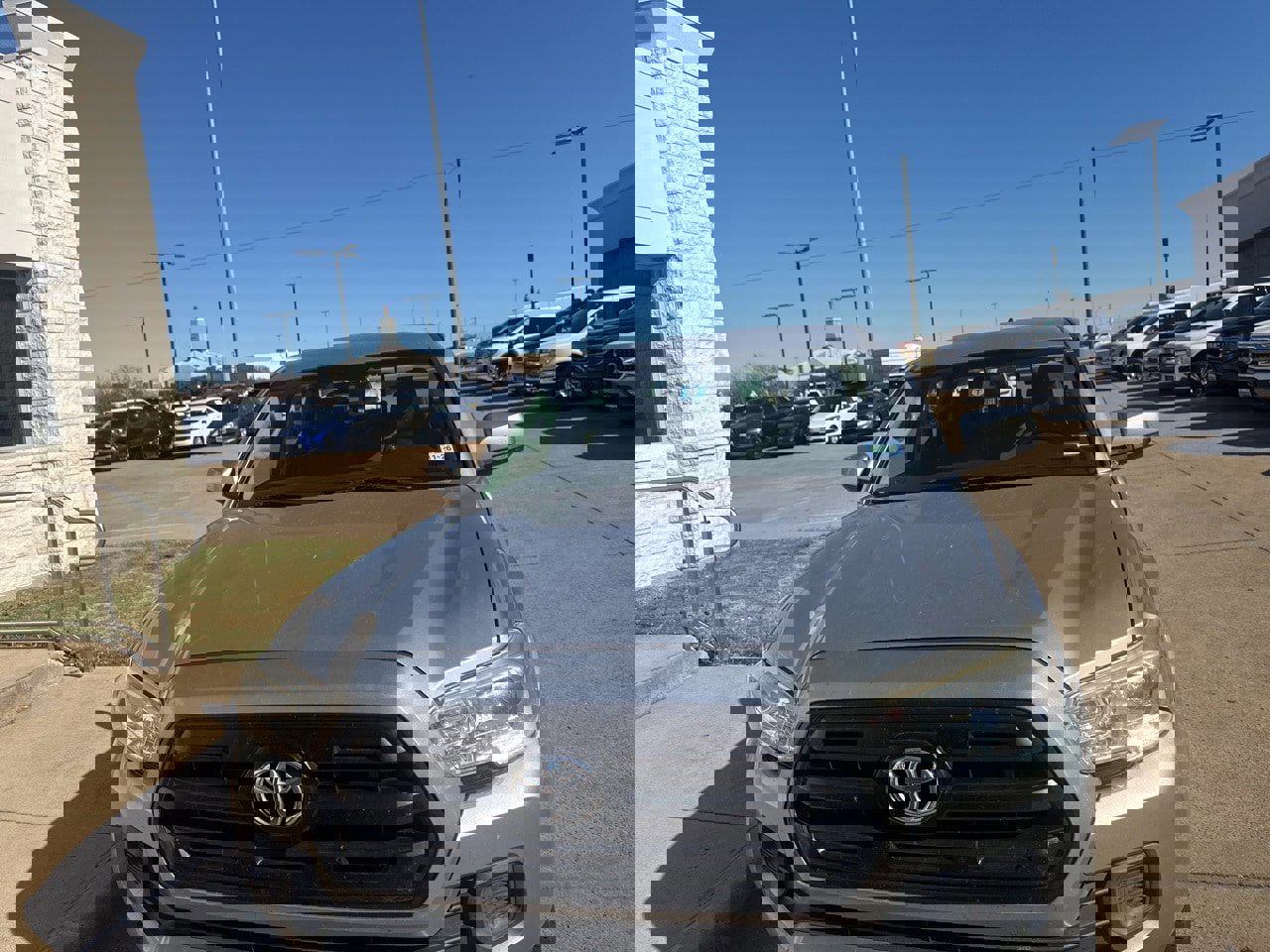 Used 2017 Toyota Tacoma SR image 6