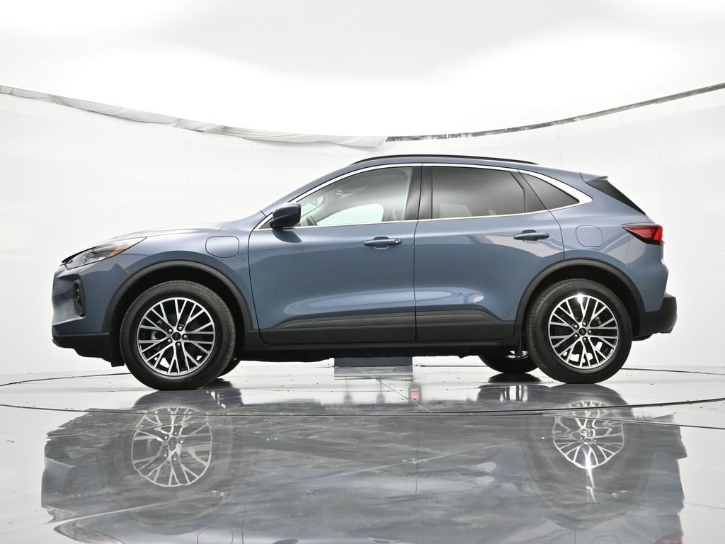 Certified 2025 Ford Escape SE w/ Class II Trailer Tow Package image 6