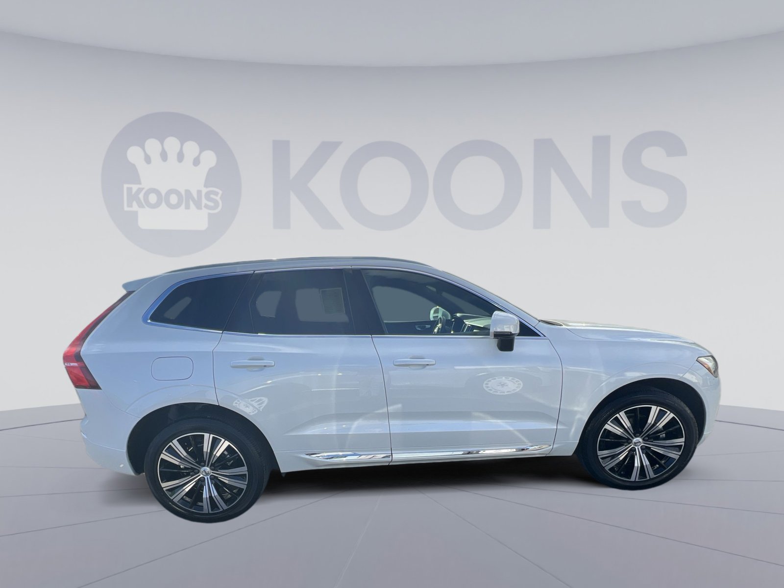 Used 2022 Volvo XC60 B5 Inscription w/ Climate Package image 8