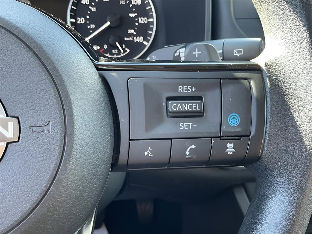 Used 2023 Nissan Rogue SV image 31