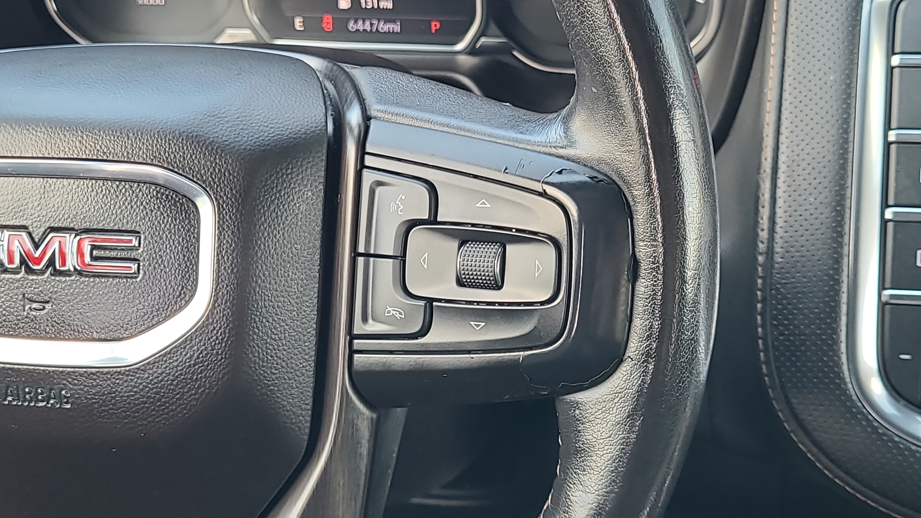 Used 2021 GMC Yukon XL AT4 w/ AT4 Premium Plus Package AWD/4WD image 12
