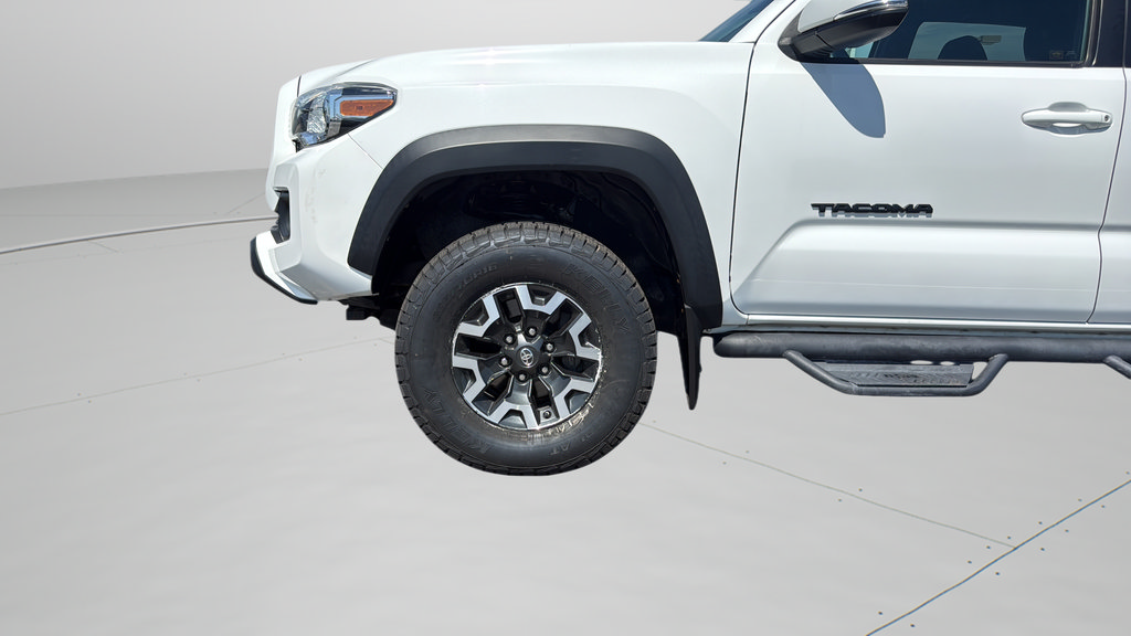 Used 2020 Toyota Tacoma TRD Off-Road AWD/4WD image 31
