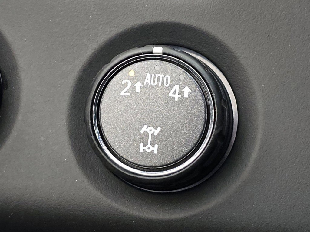 Used 2017 Chevrolet Suburban LS image 9