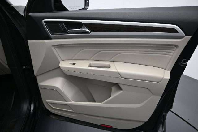 Used 2023 Volkswagen Atlas SE w/ Panoramic Sunroof Package FWD image 33