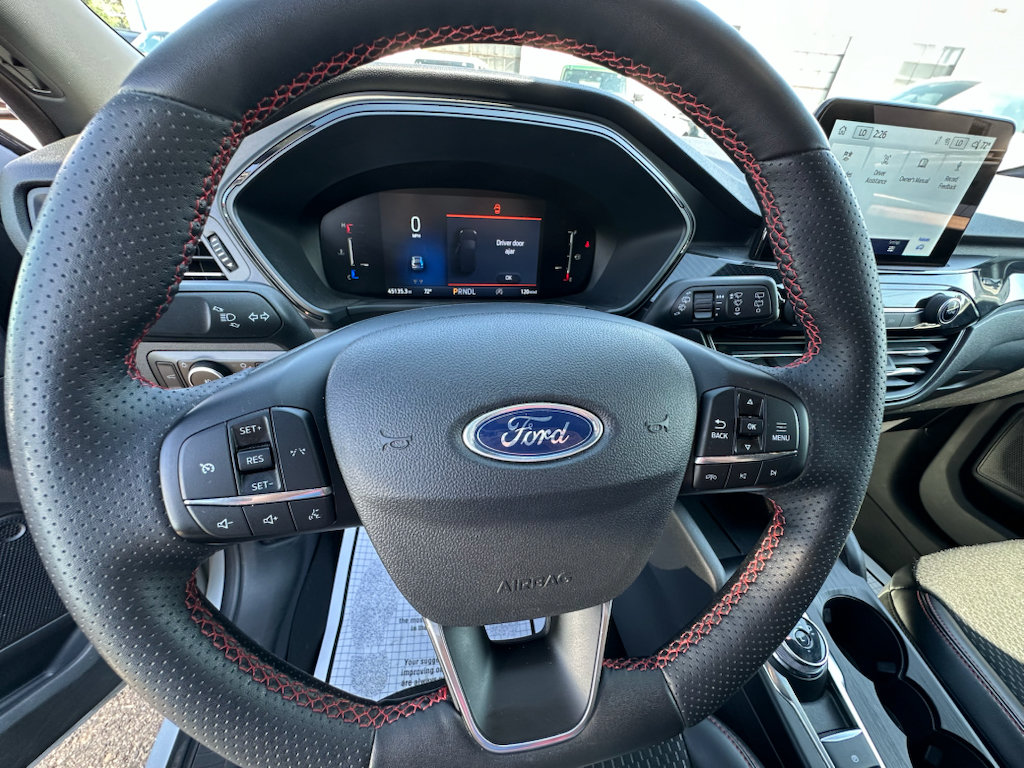 Certified 2025 Ford Escape ST-Line Select AWD/4WD image 13
