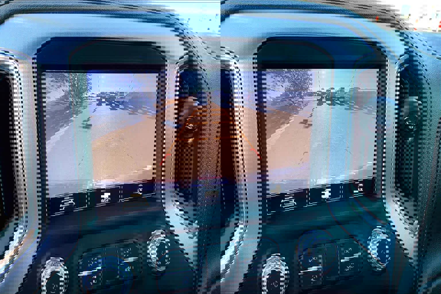 Used 2020 GMC Sierra 1500 SLT image 26